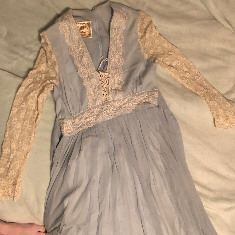 Gunne Sax vintage maxi dress with lace sleeves, zipper back and tie waist.